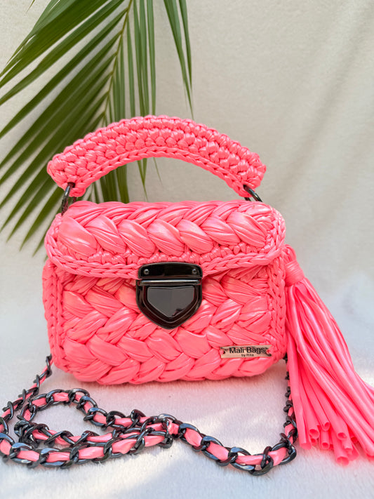 Isla pink Neon Premium Yarn