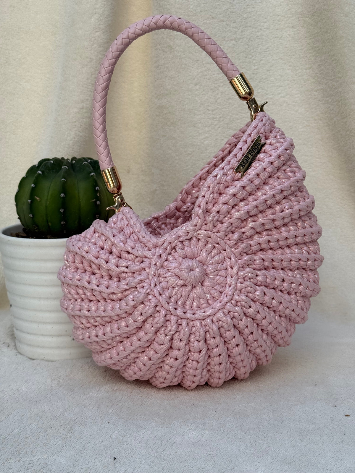 Ariel Round Shell in Light Pink Shimmery