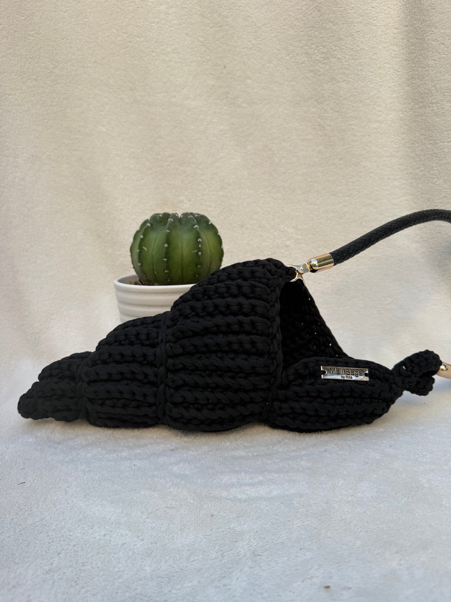 Ariel cone black seashell bag
