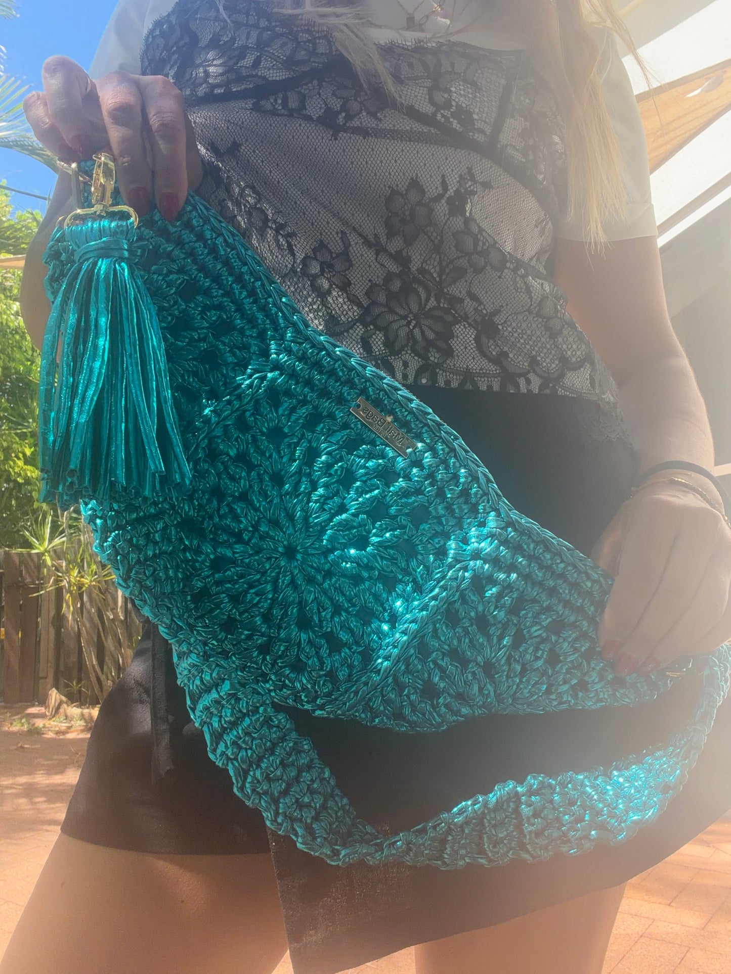 Luna shoulder bag electric blue