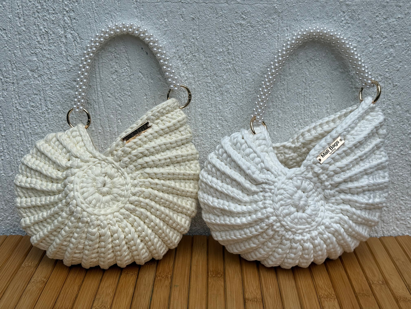 Ariel round seashell bag