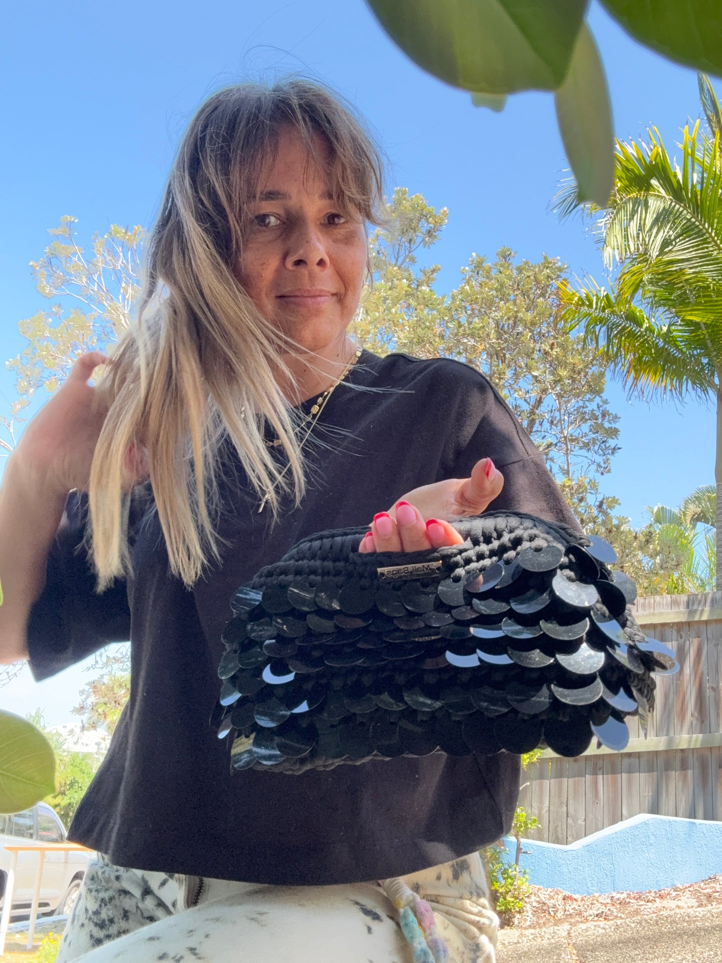 Alba Black mermaid clutch