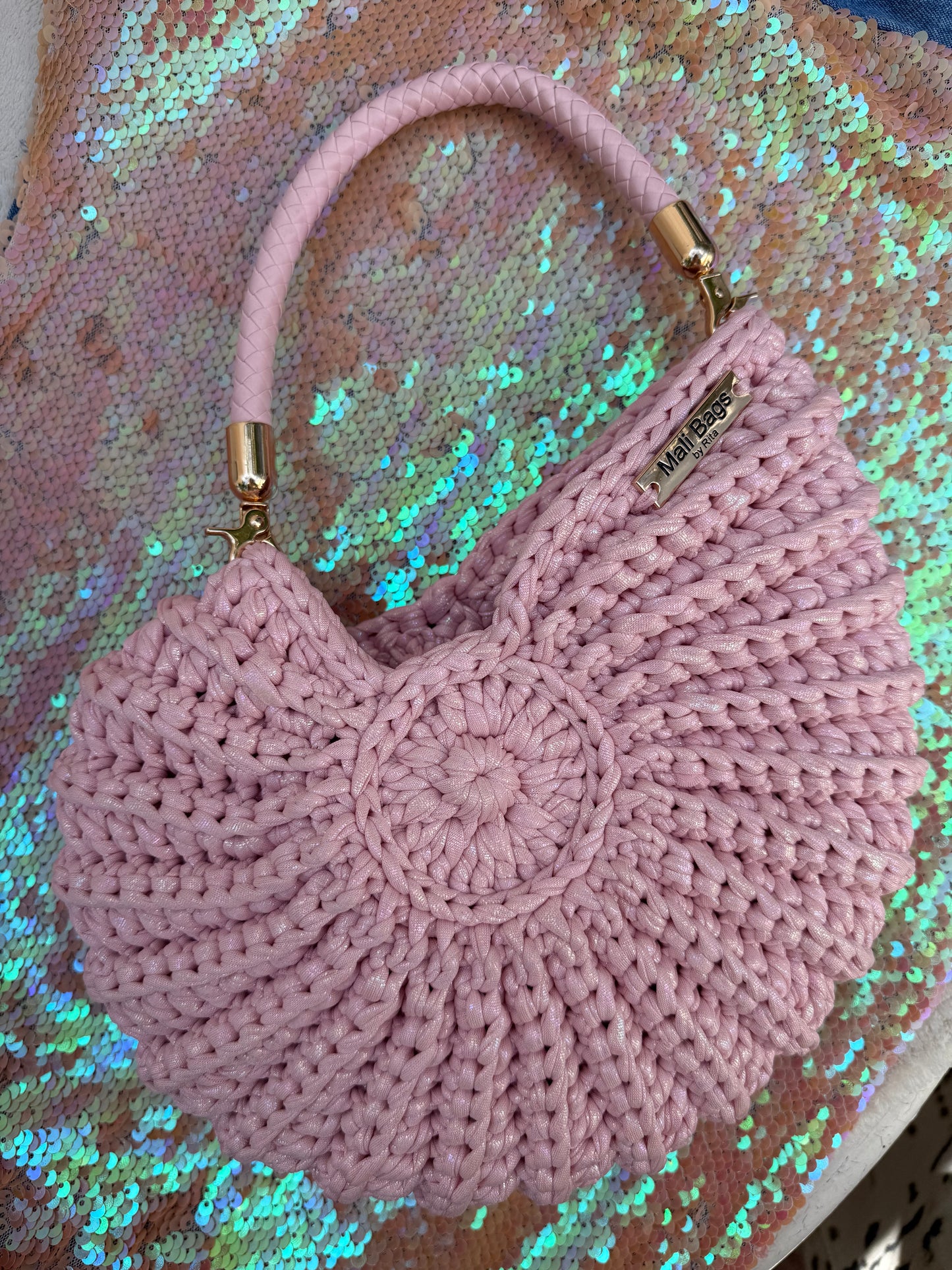 Ariel Round shell pink mermaid