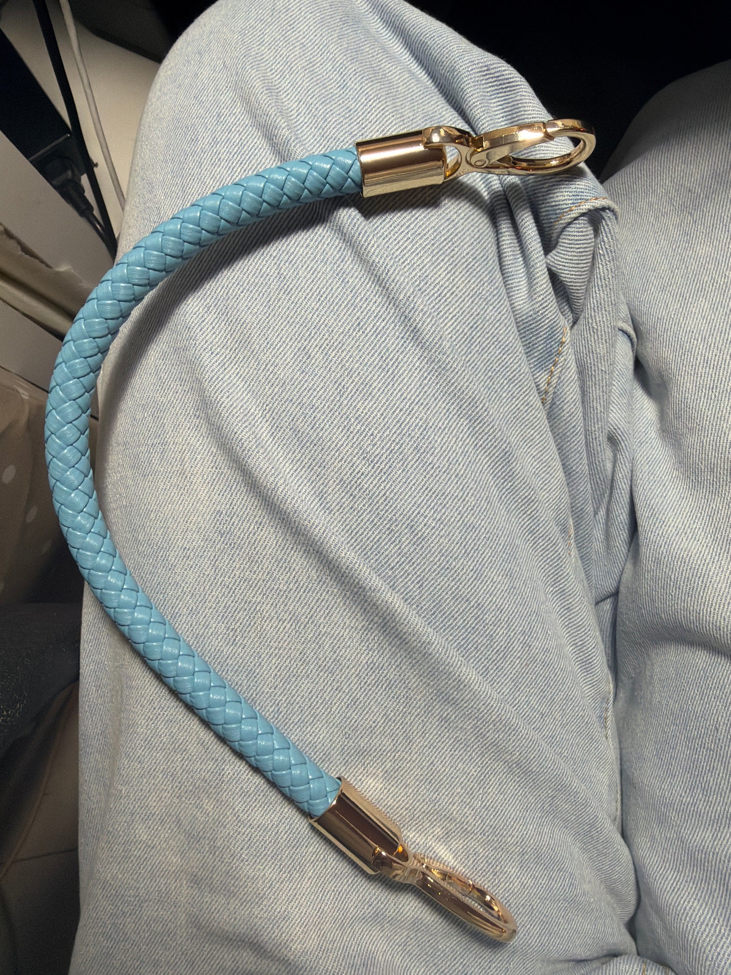 Ariel round shell electric blue premium yarn