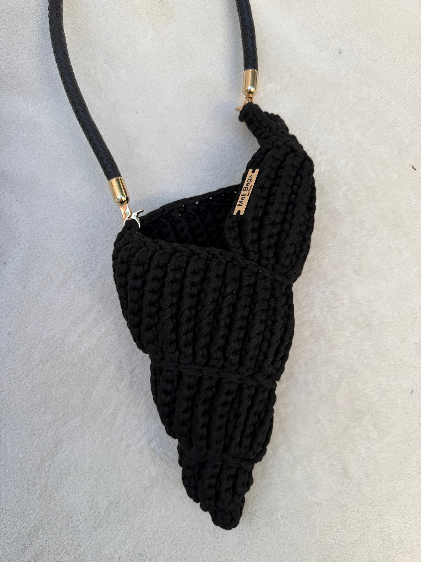 Ariel cone black seashell bag