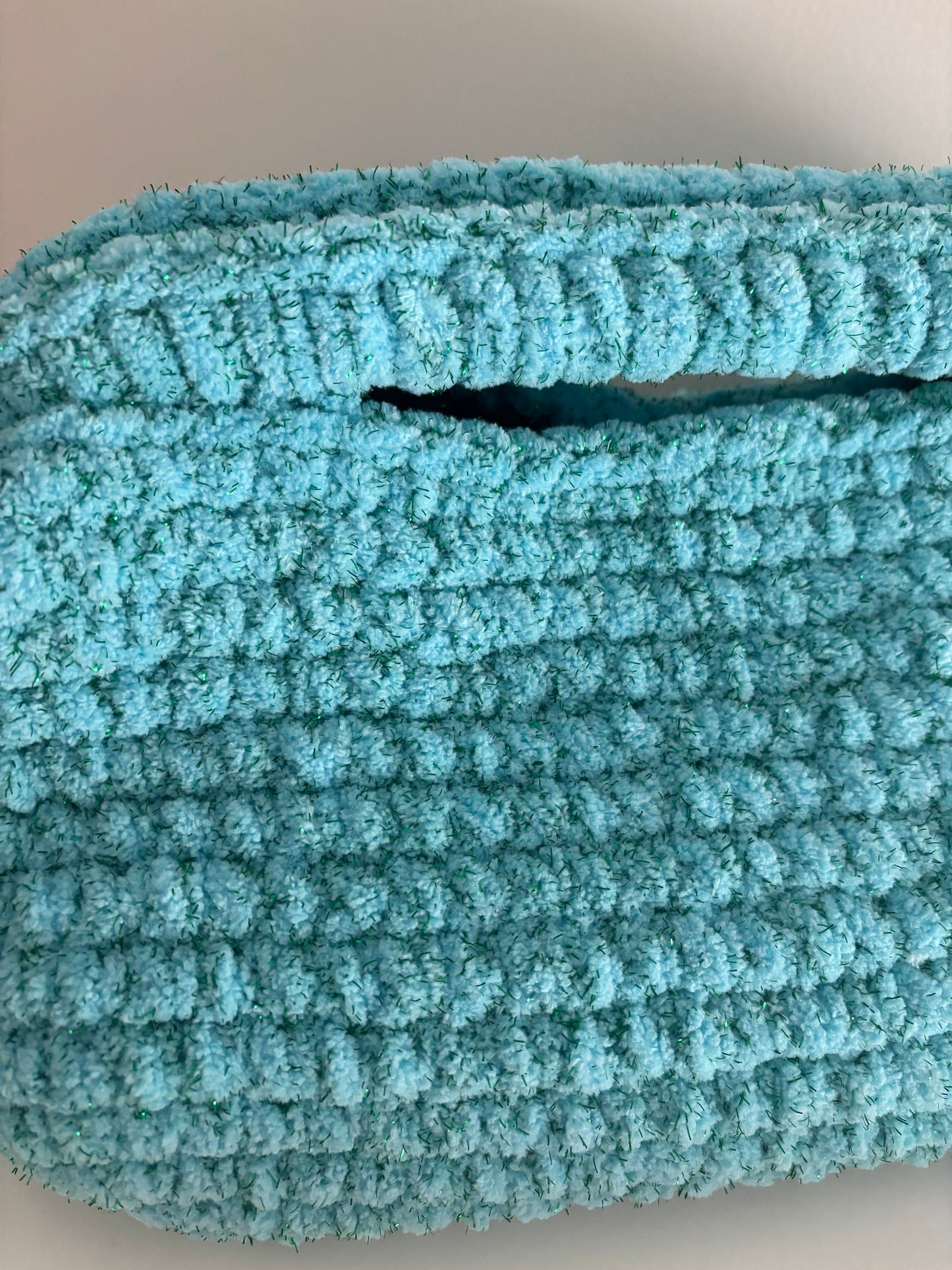 Mel Velvet clutch blue w/glitter green yarn