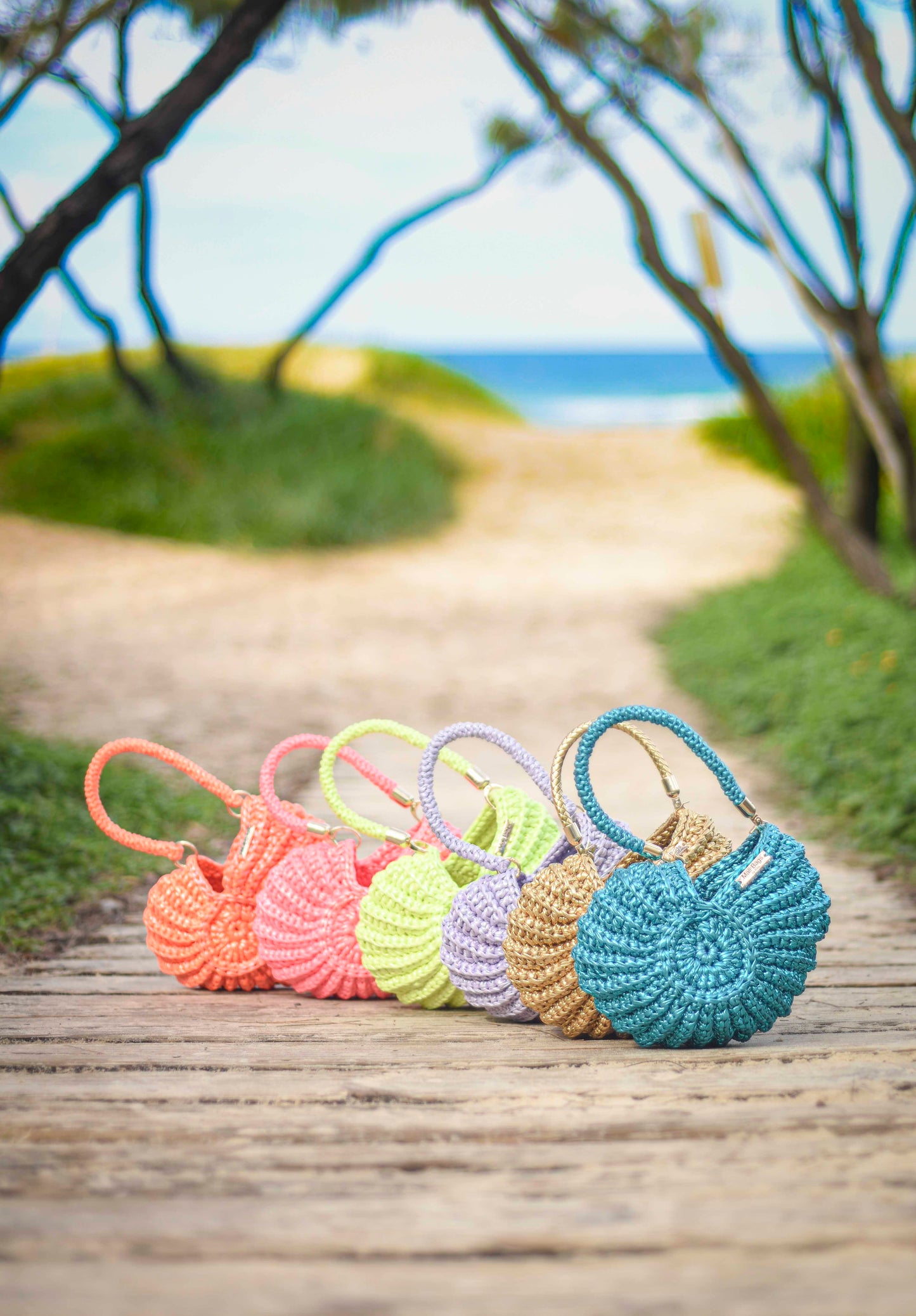 Ariel round shell electric blue premium yarn