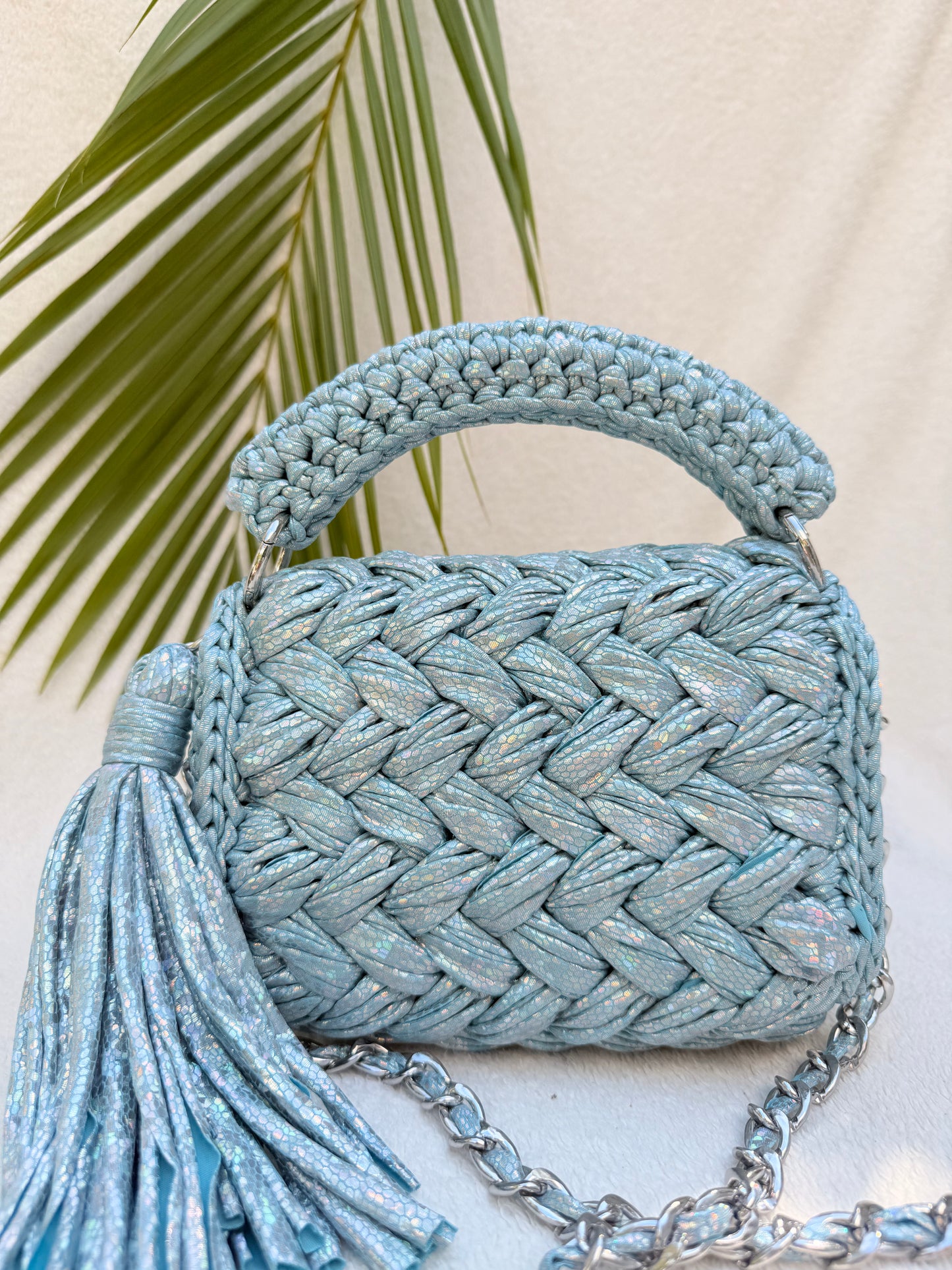 Isla light blue iridescent snake [Limited Edition]