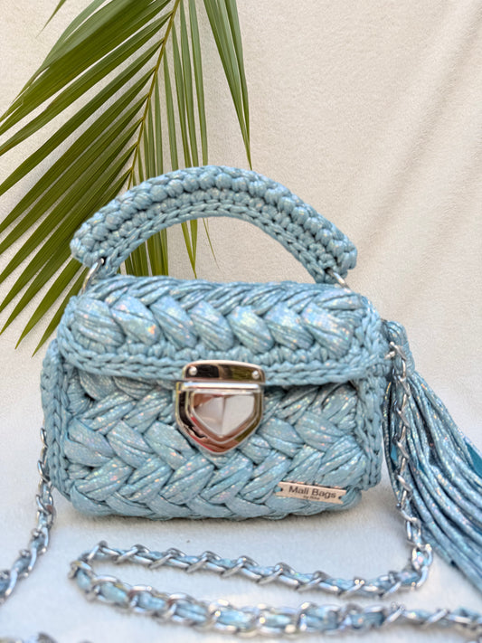 Isla light blue snake premium yarn