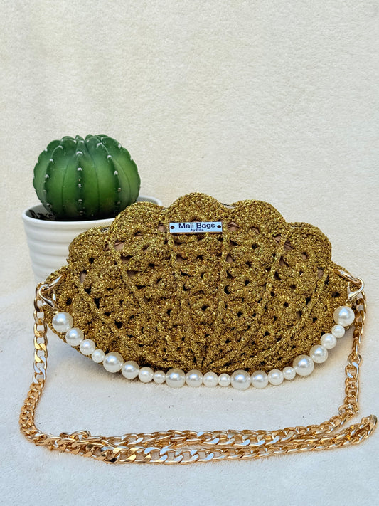 Arabella clam shell GOLD
