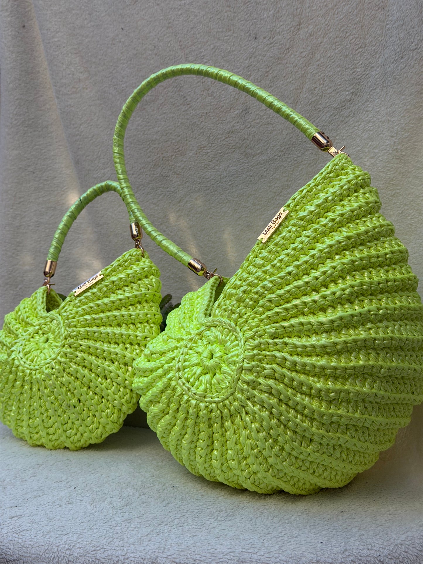 XXL Ariel seashell yellow Neon