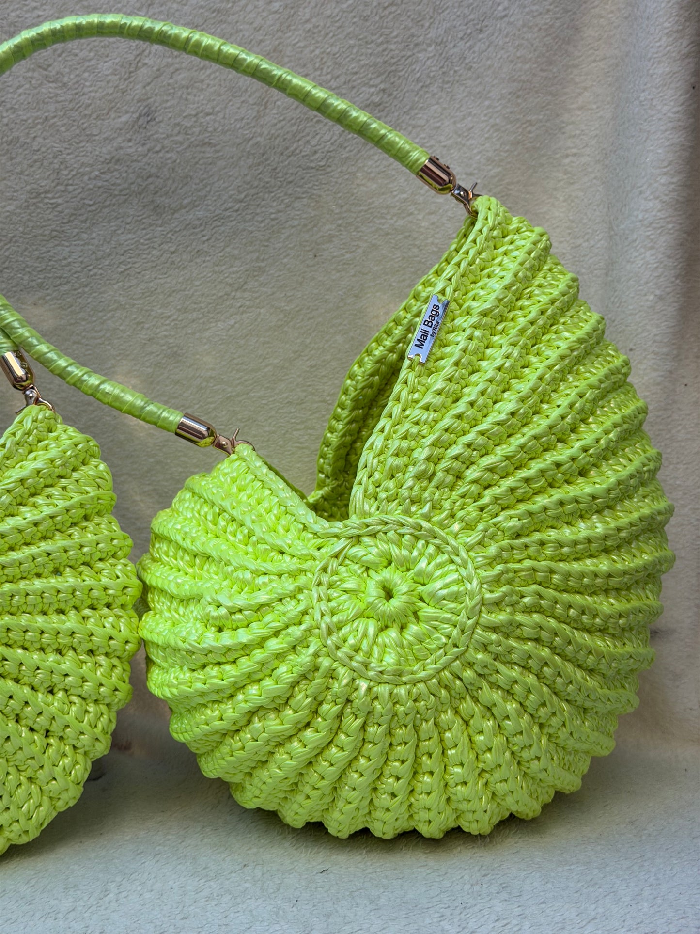 XXL Ariel seashell yellow Neon