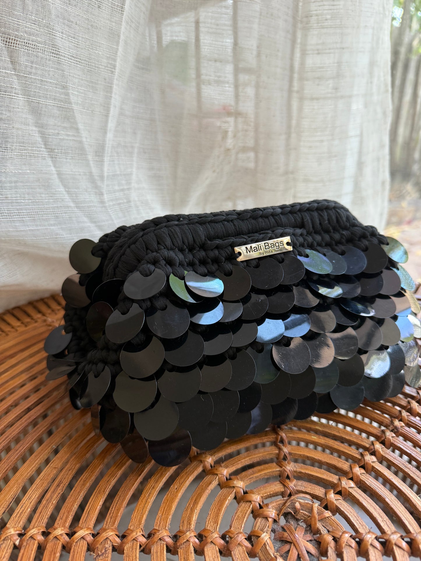 Alba Black mermaid clutch