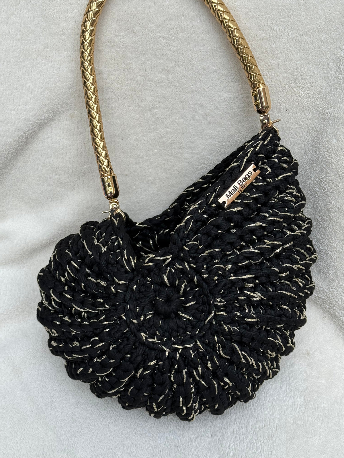 Ariel Round Shell in Black & Gold-thumbmail-3