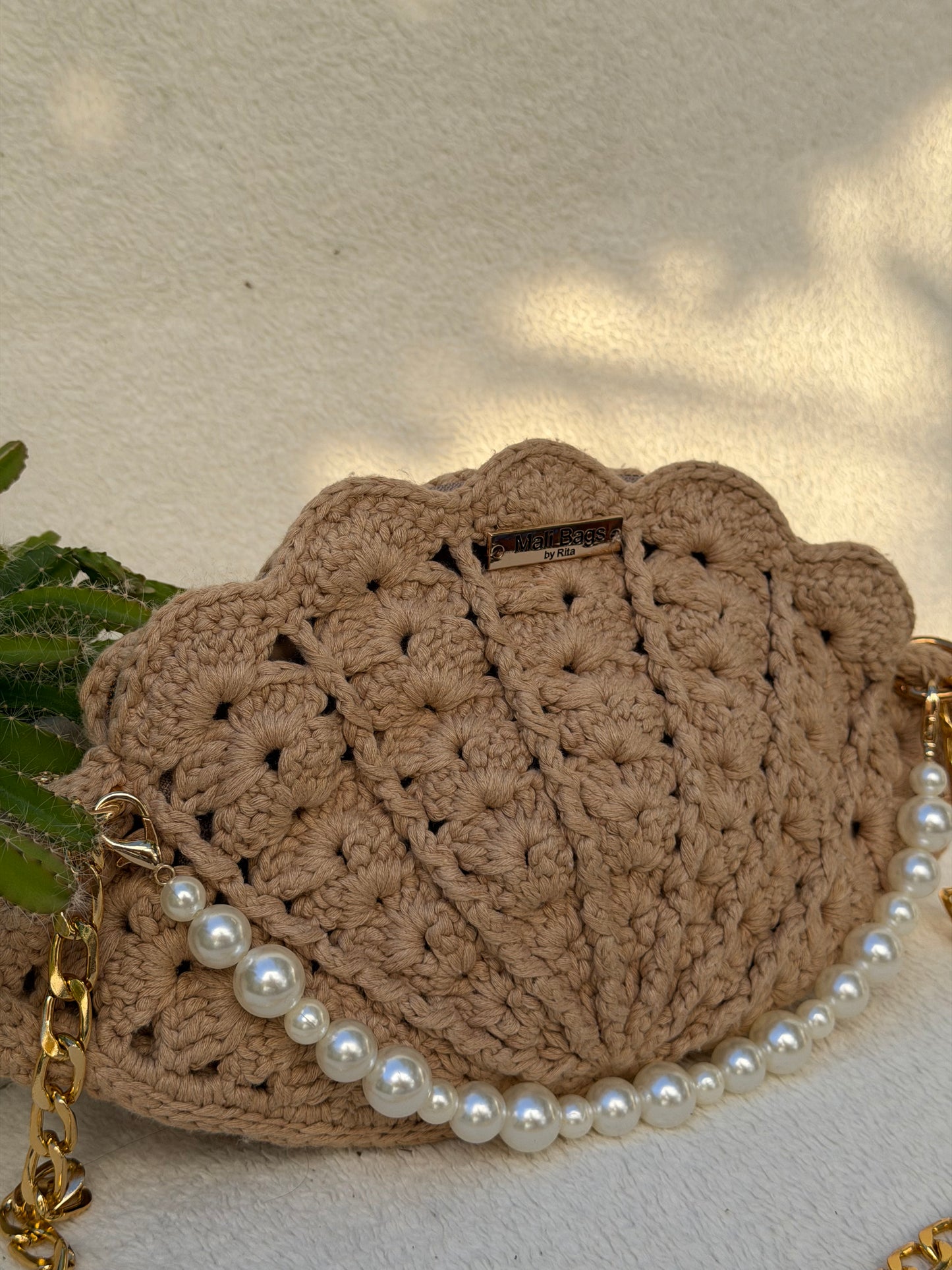 Arabella clam shell beige