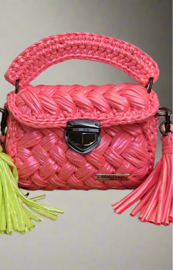 Isla pink Neon Premium Yarn