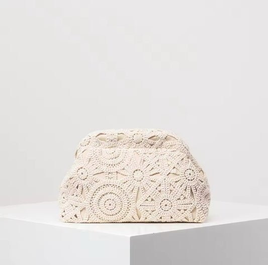 Nala crochet clutch