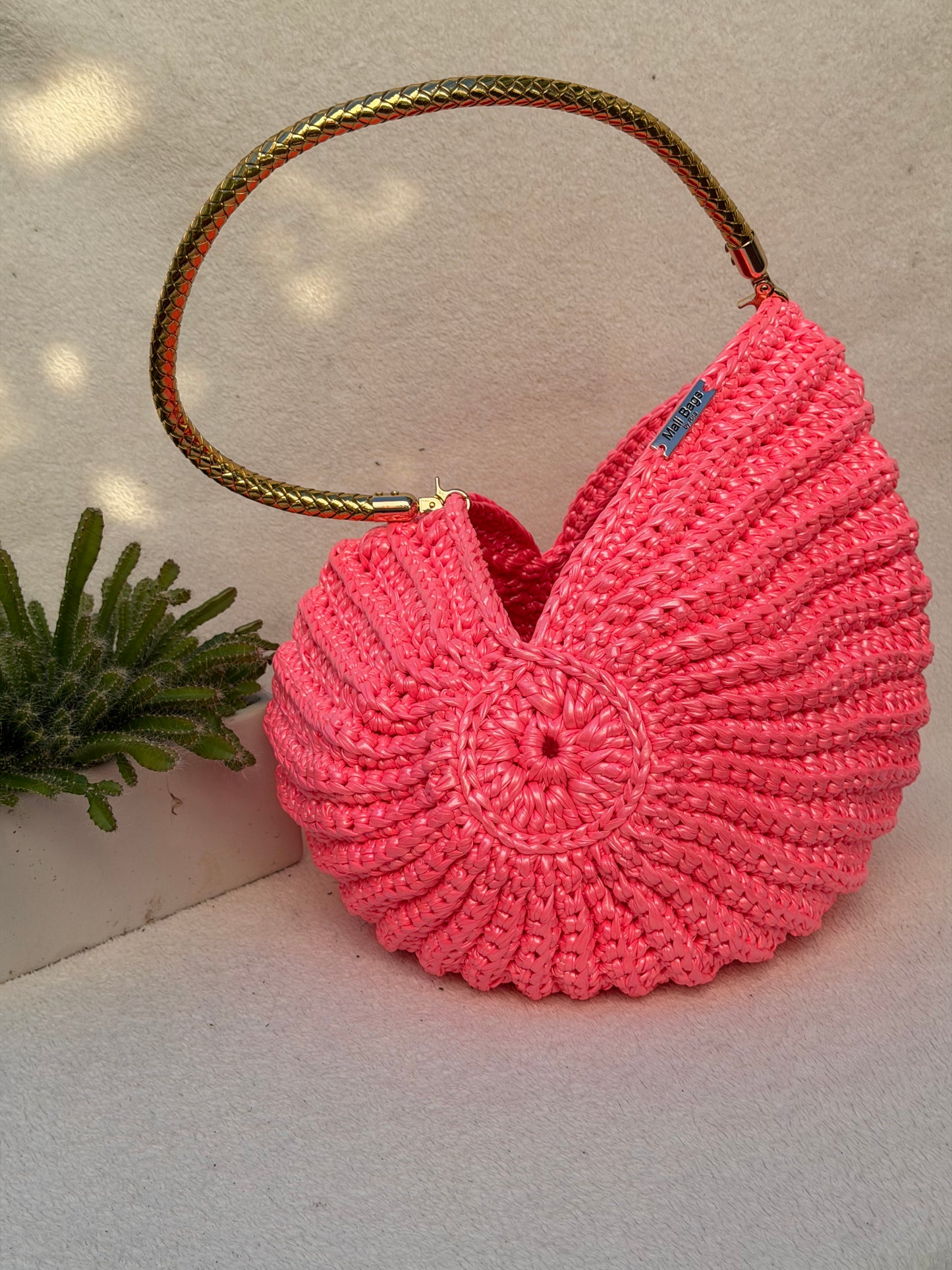 XXL Ariel seashell Neon Pink