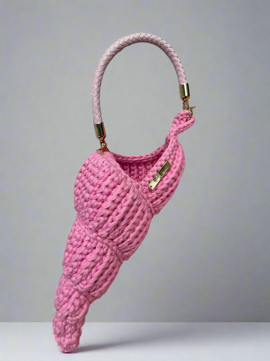 Ariel cone seashell in Pink cotton candy
