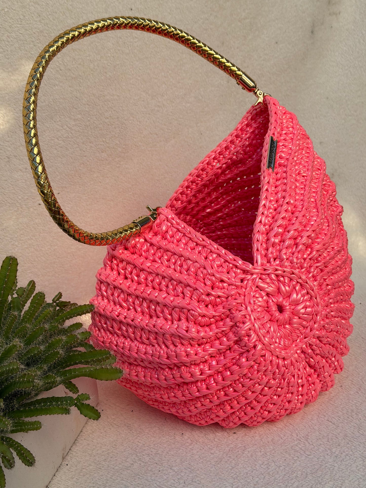 XXL Ariel seashell Neon Pink