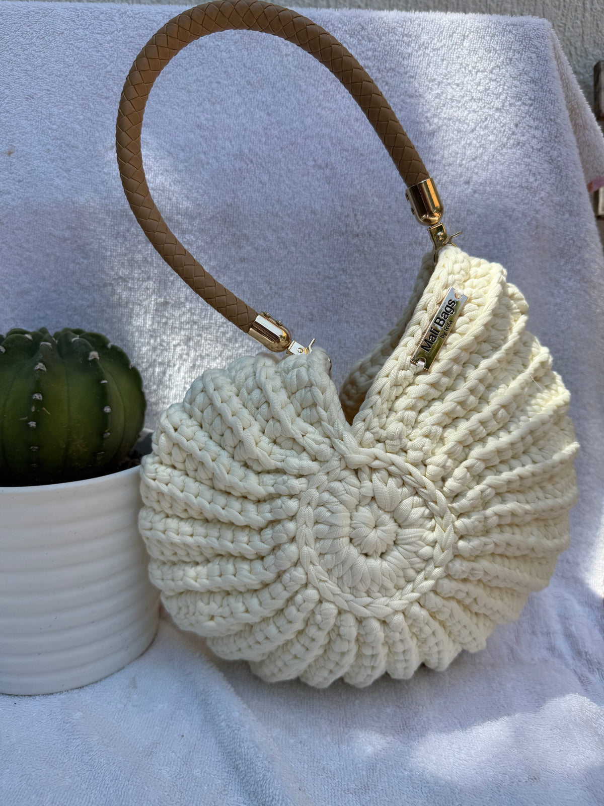 Ariel Round Shell in Vanilla-thumbmail-3