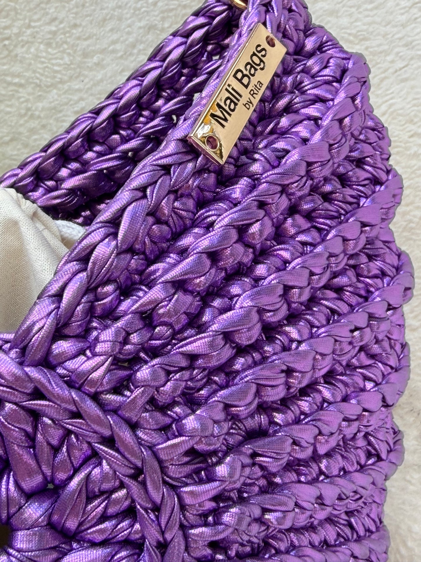 Ariel Seashell metallic Violet