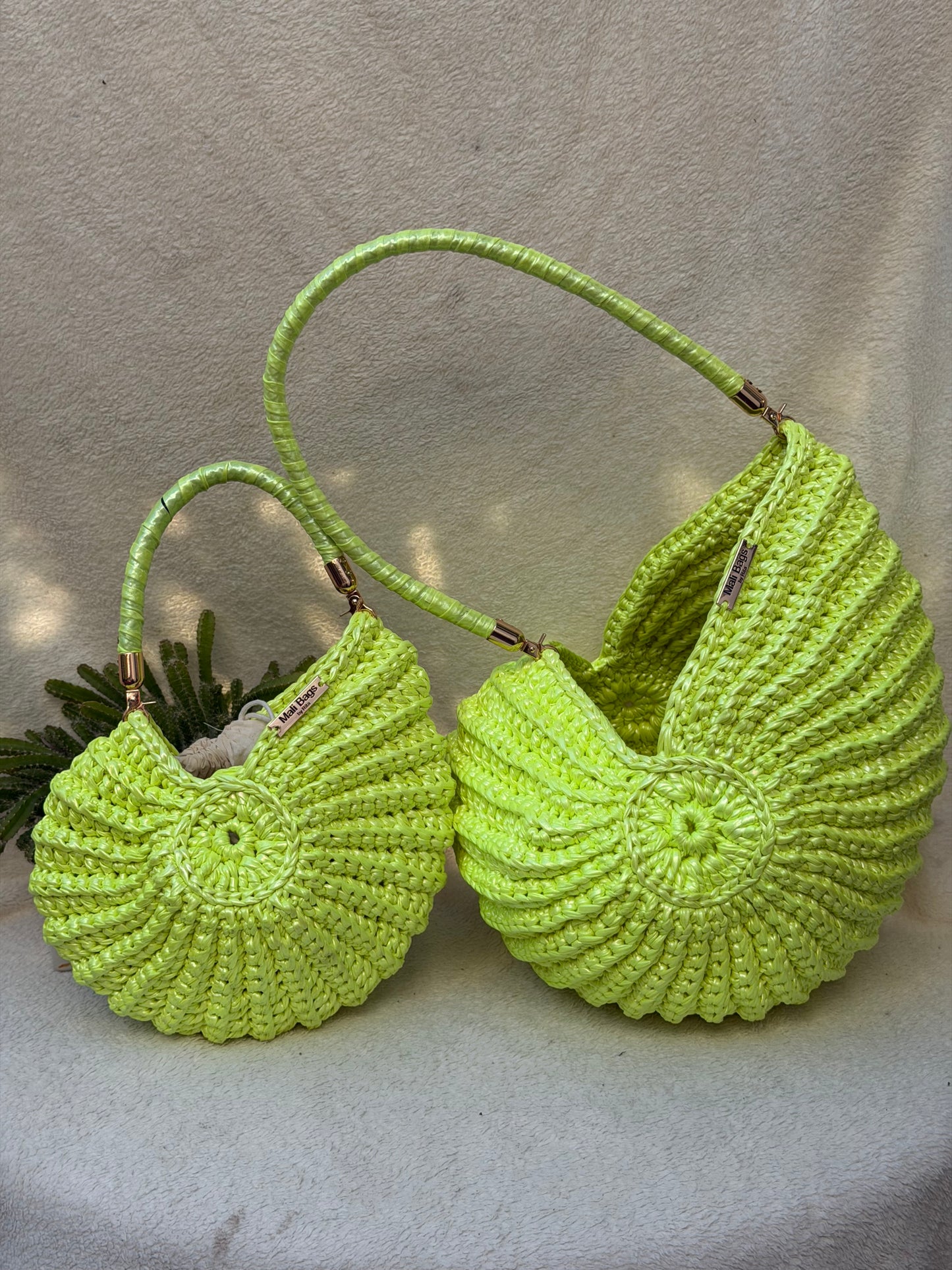 XXL Ariel seashell yellow Neon