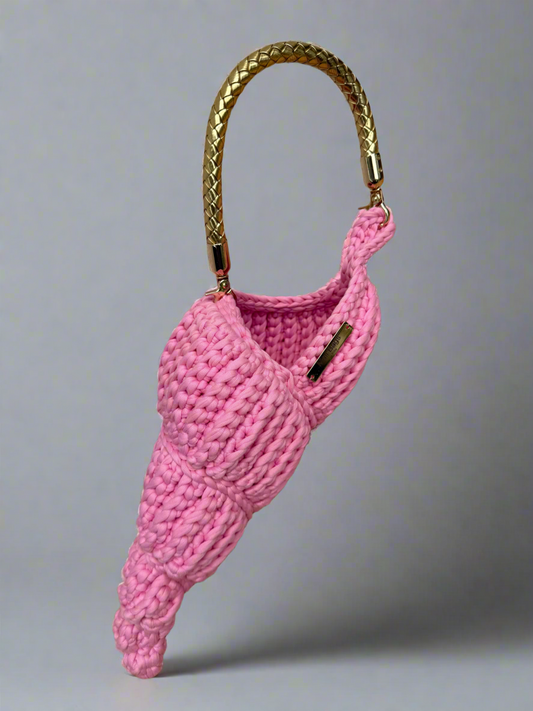 Ariel cone seashell in Pink cotton candy