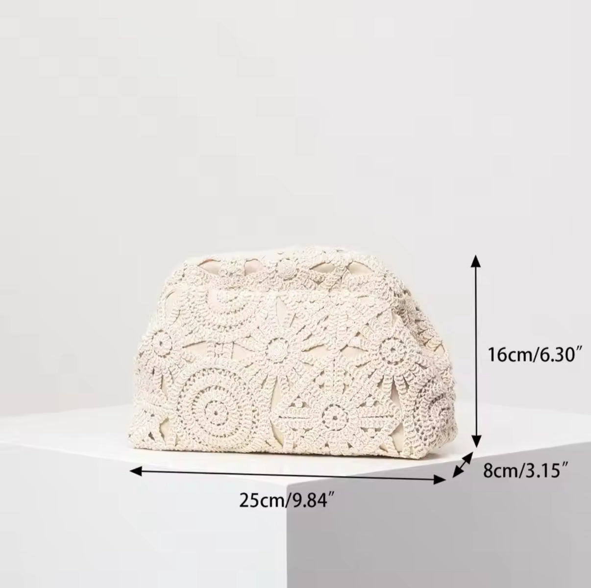 Nala crochet clutch