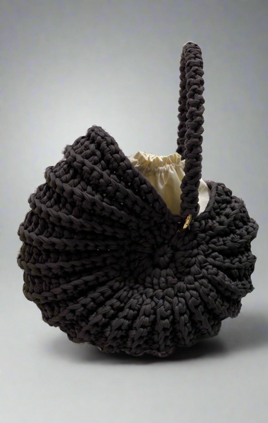 Ariel black seashell bag