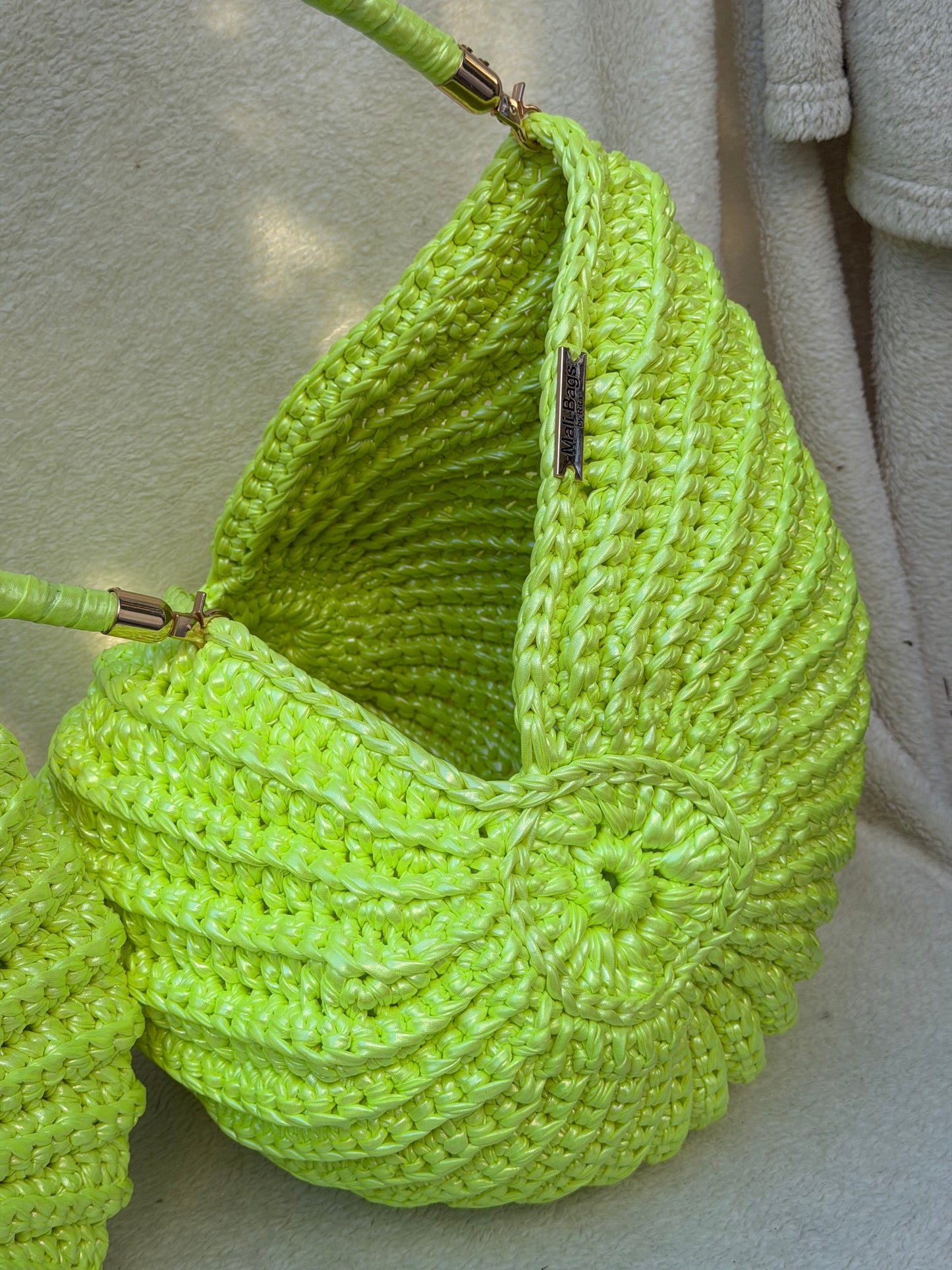 XXL Ariel seashell yellow Neon