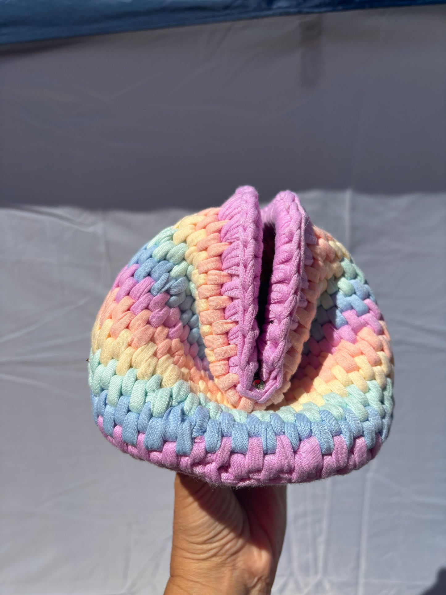 Paolla pastel premium yarn clutch