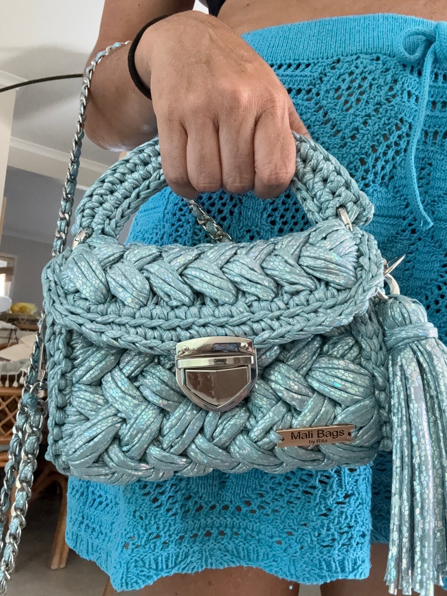 Isla light blue iridescent snake [Limited Edition]