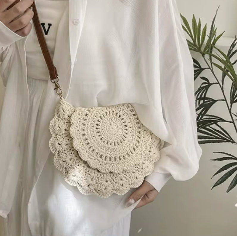 Maria beige crochet bag